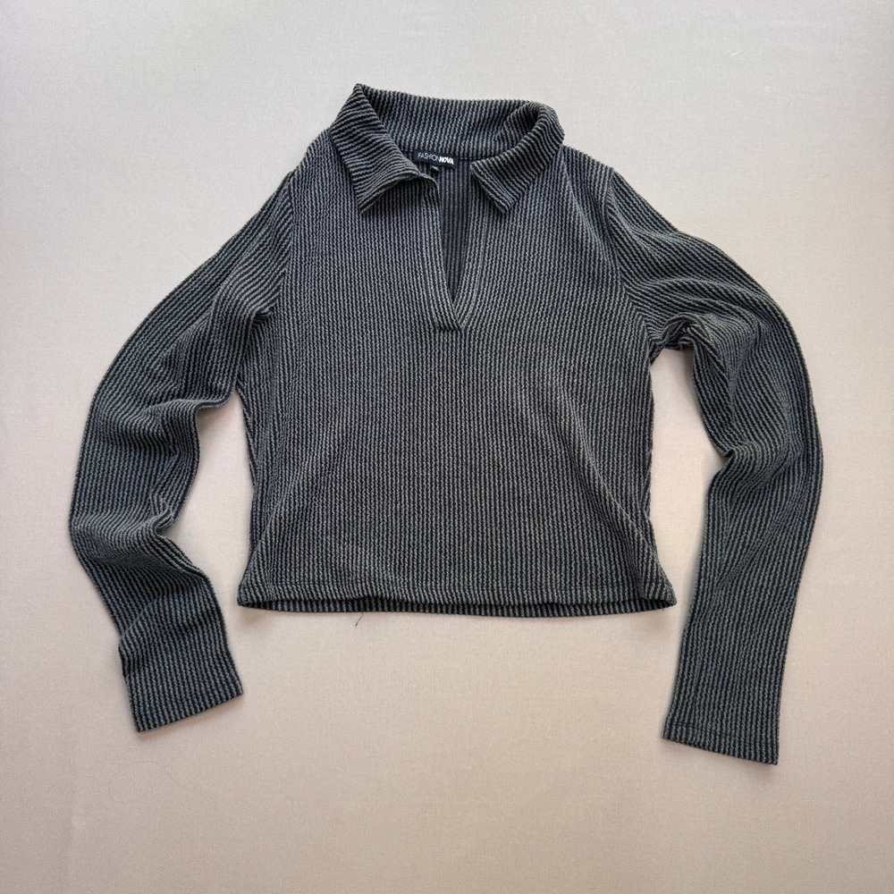 Fashion Nova Grey Ribbed Long Sleeve V-Neck Collared Top Medium